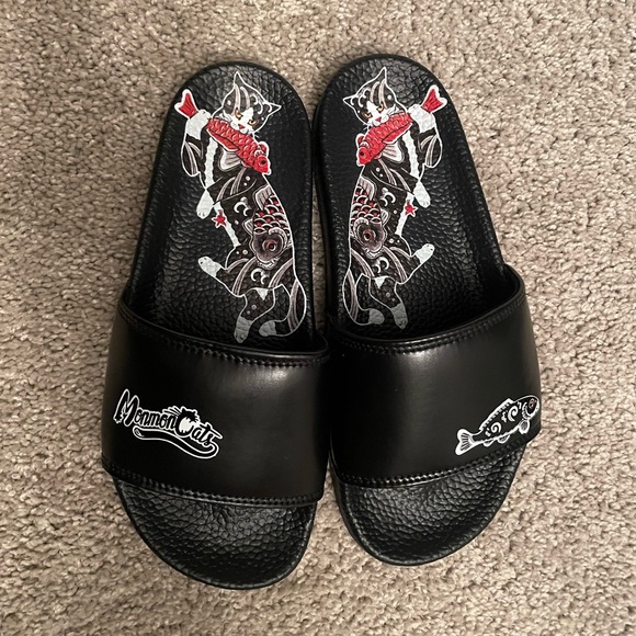 Brand new never been worn monmon cat slides - Picture 3 of 3